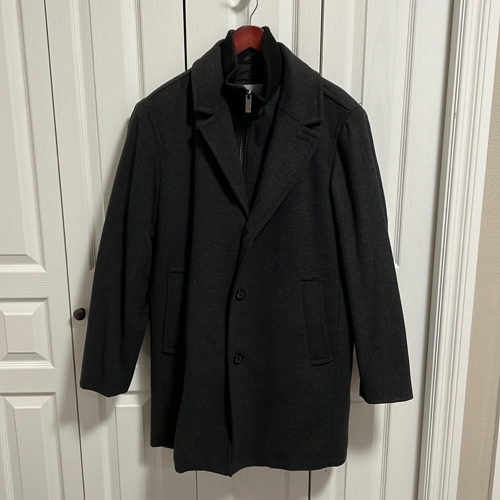 Marc New York Men’s Charcoal Grey 3/4 length wool blend dress coat, size large.